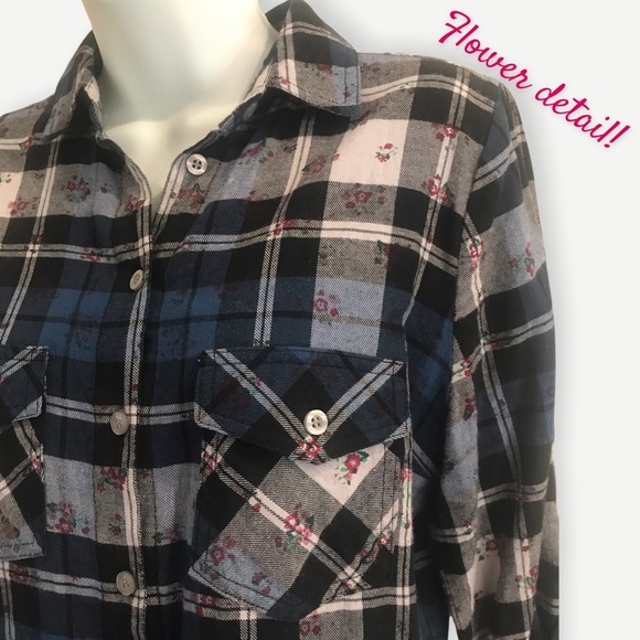 Swell Tops - Swell brand plaid shirt W/ Flowers • Size M• EUC!